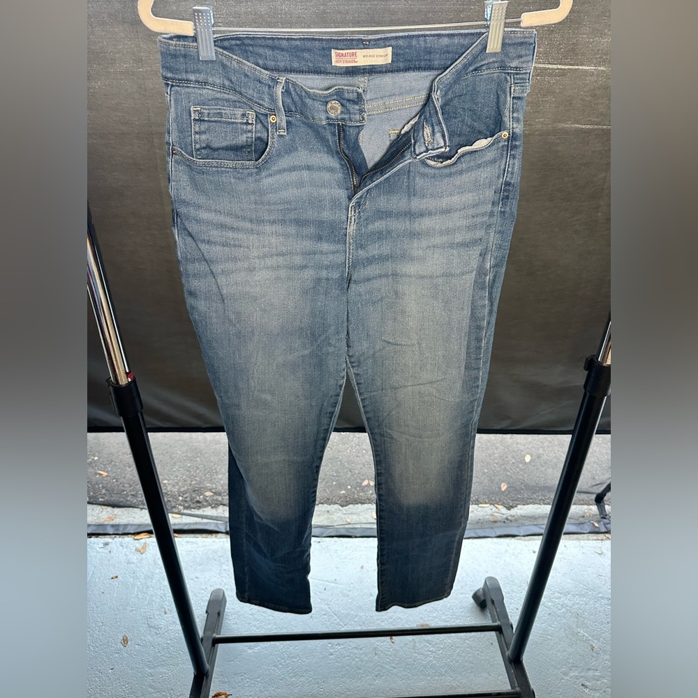 Signature by Levi Strauss Women's High Rise Light Blue Jeans